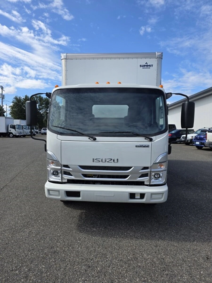 2026 Isuzu NPR — photo 3