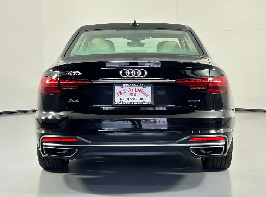 2022 Audi A4 40 Premium Quattro photo 6