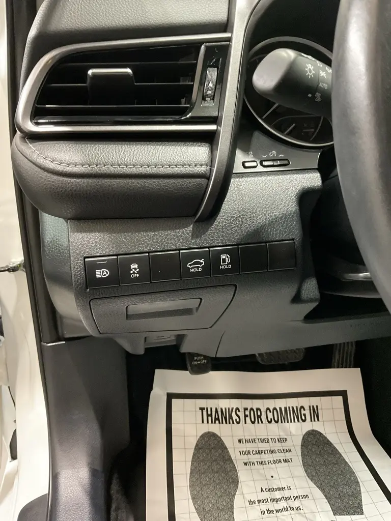 2024 Toyota Camry SE photo 8