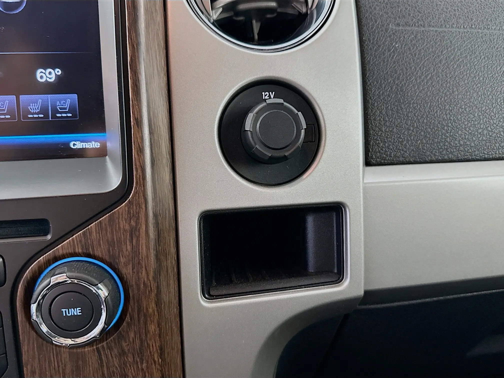 2013 Ford F-150 Lariat photo 29