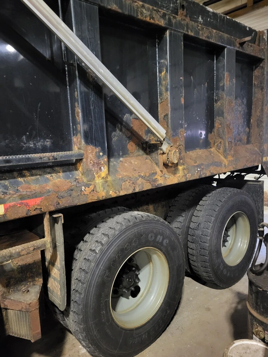 2005 International - image 11