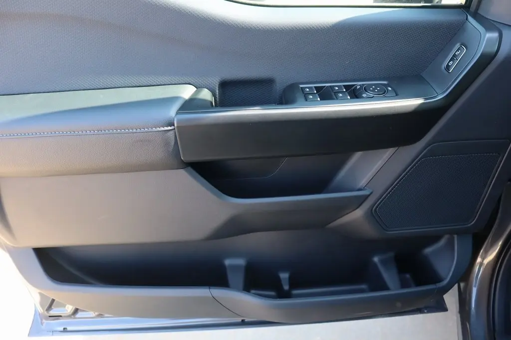 2025 Ford F-150 STX photo 13