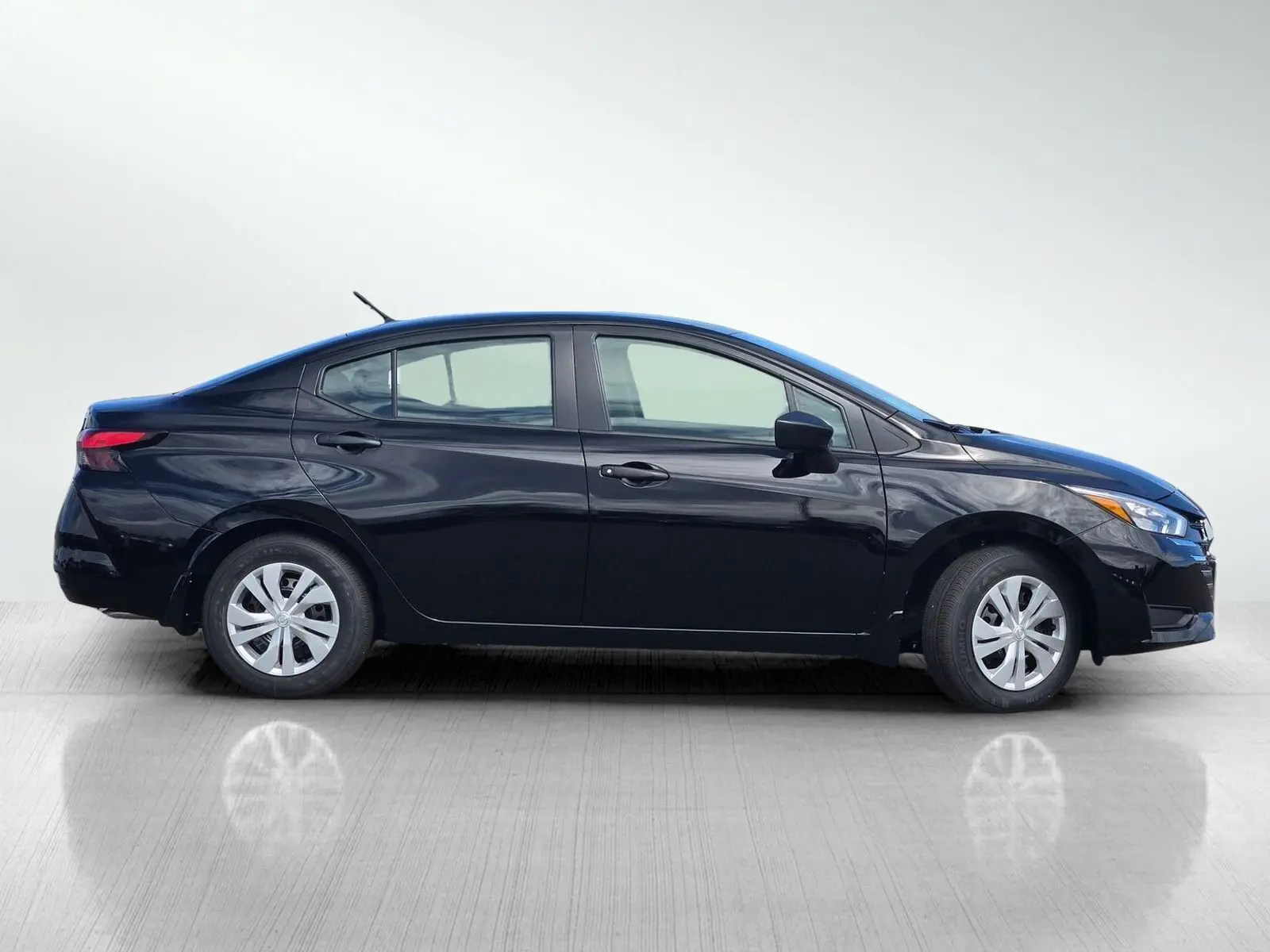 2025 Nissan Versa S photo 3
