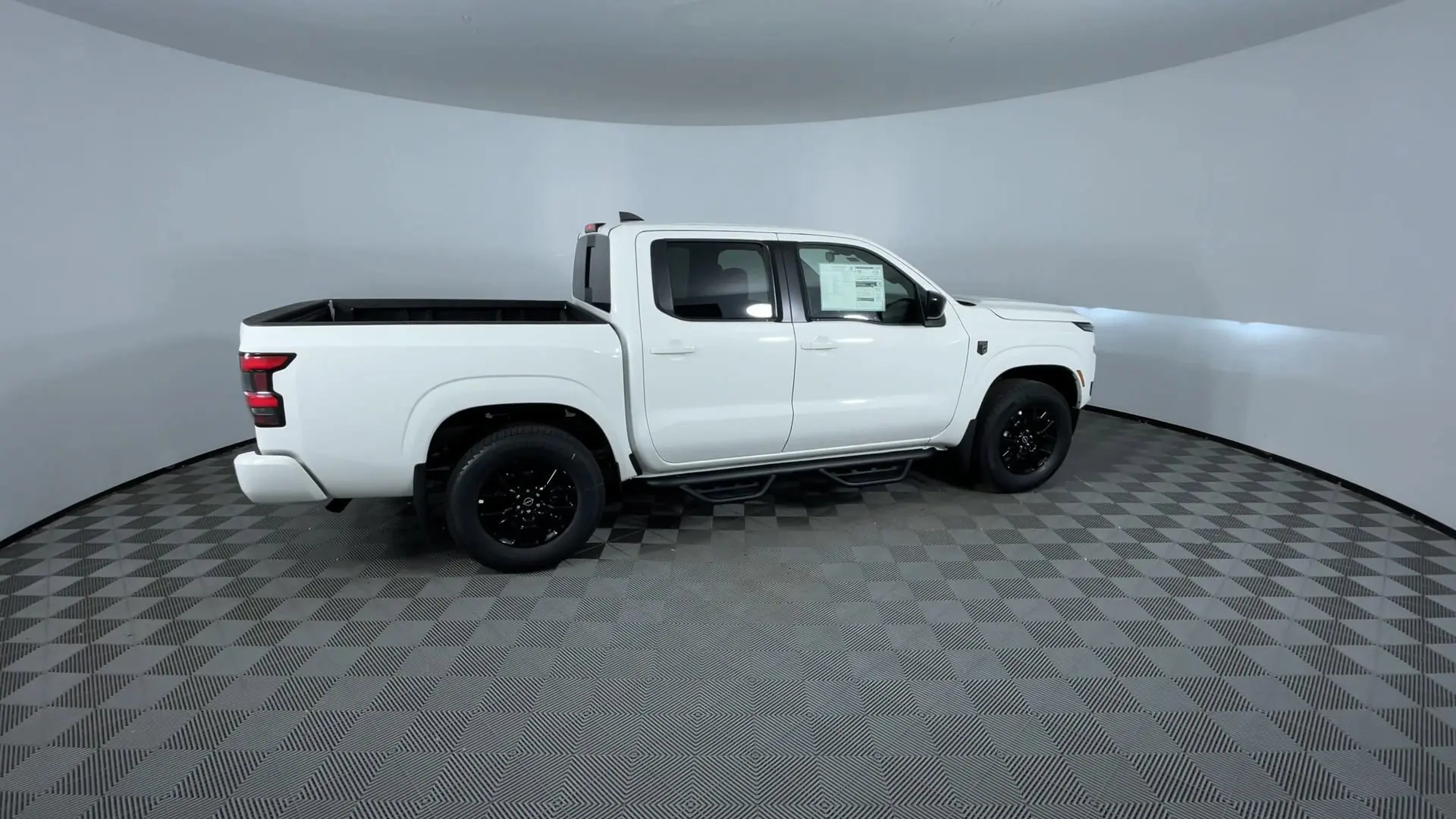 2026 Nissan Frontier Crew Cab SV photo 8