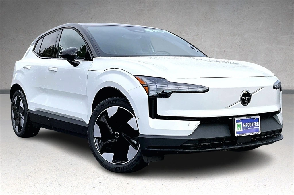 2026 Volvo - image 2