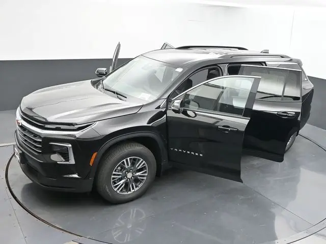 2026 Chevrolet Traverse 2LT photo 50