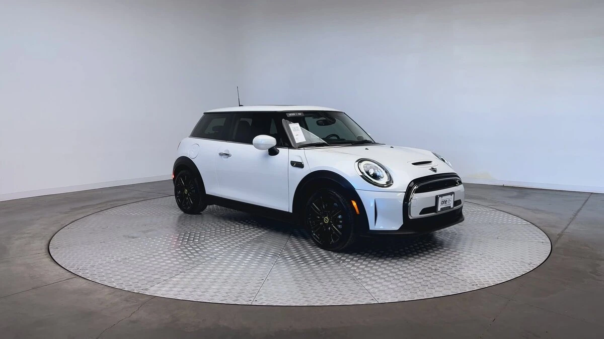 Used 2024 MINI Hardtop 2 Door SE with VIN WMW13DJ06R2V84906 for sale in Highlands Ranch, CO