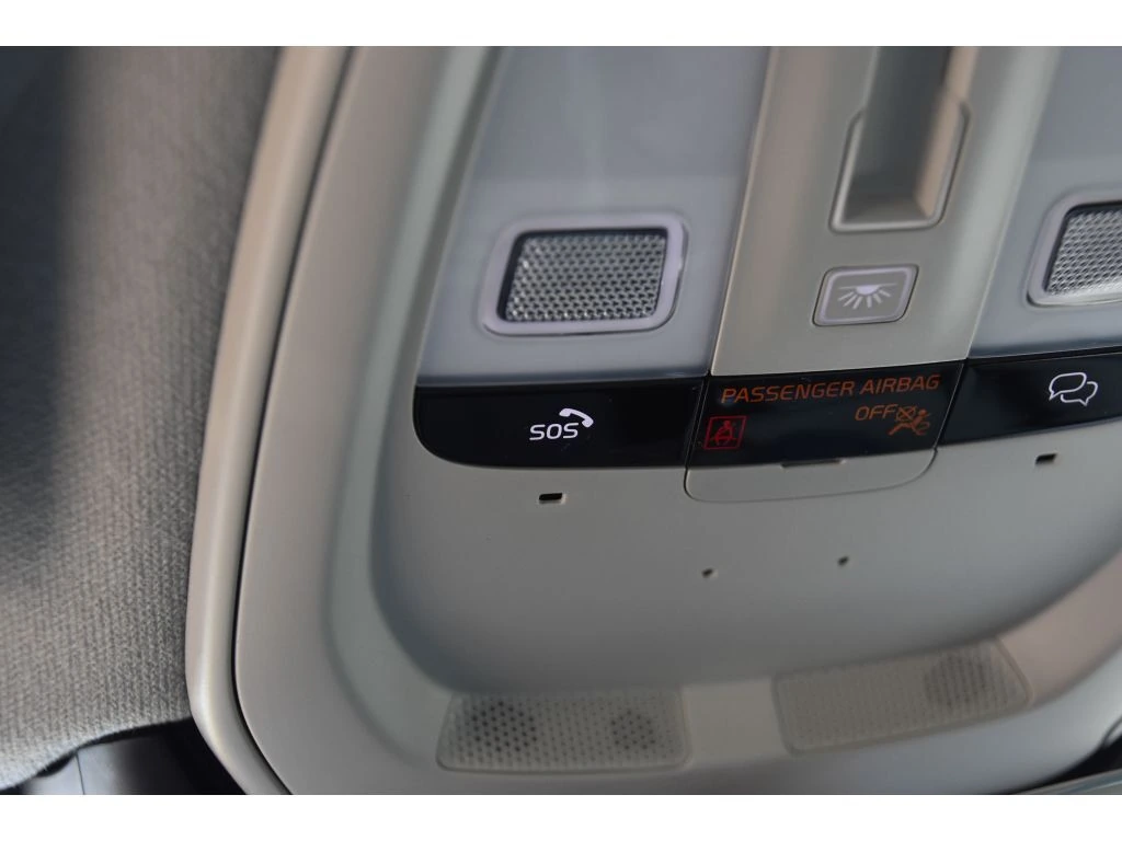 2026 Volvo - image 37