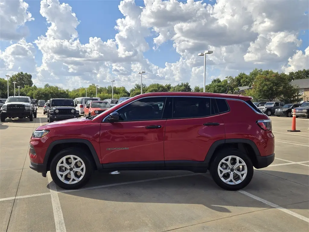 2025 Jeep Compass Sport photo 3