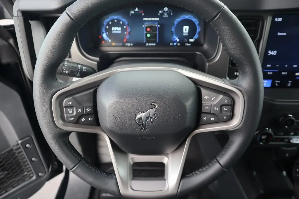 2025 Ford Bronco Big Bend photo 3