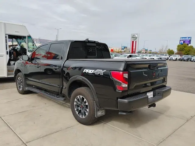 2023 Nissan Titan PRO-4X photo 2