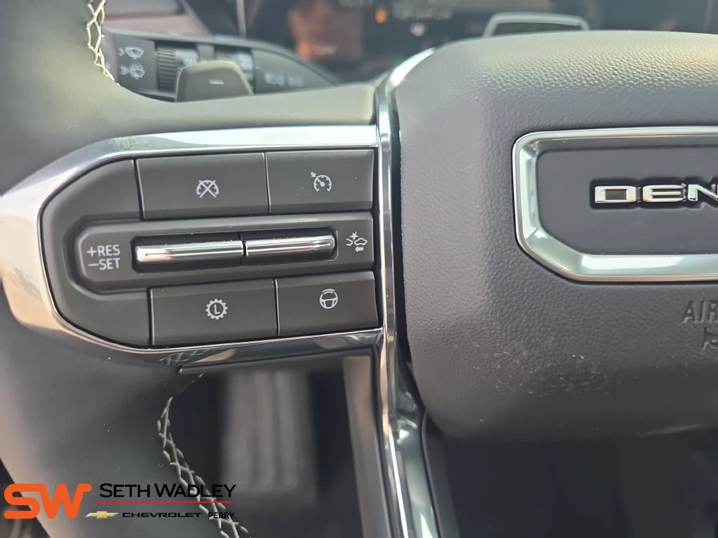 2026 GMC Acadia Denali - Photo 18