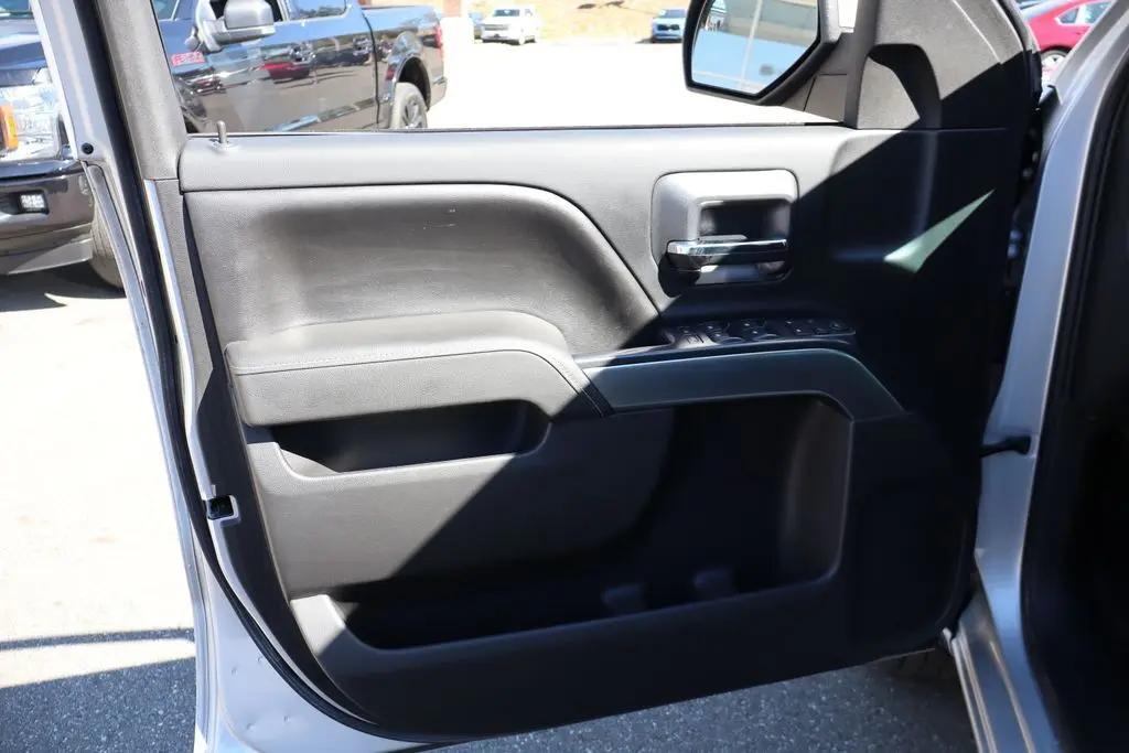 2015 Chevrolet Silverado LT photo 8