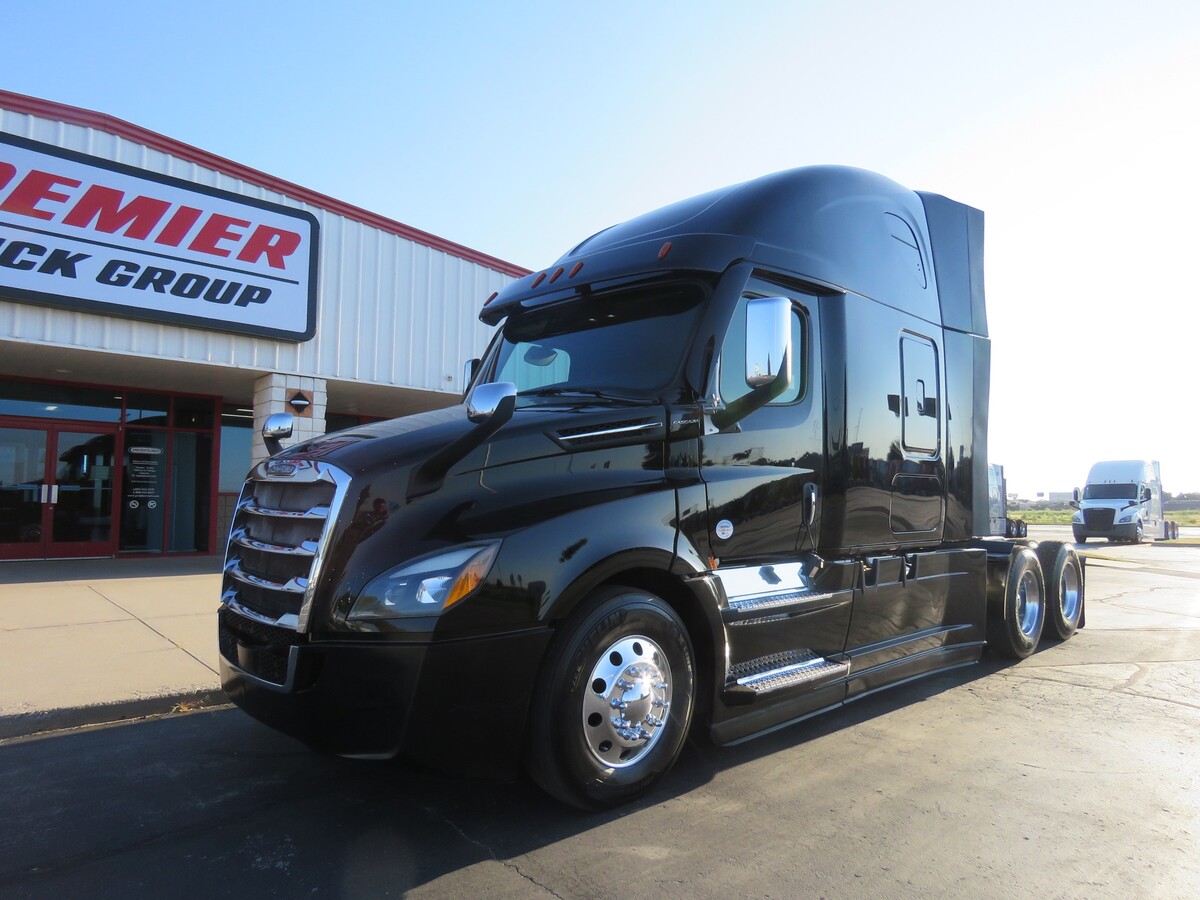 2022 FREIGHTLINER Cascadia