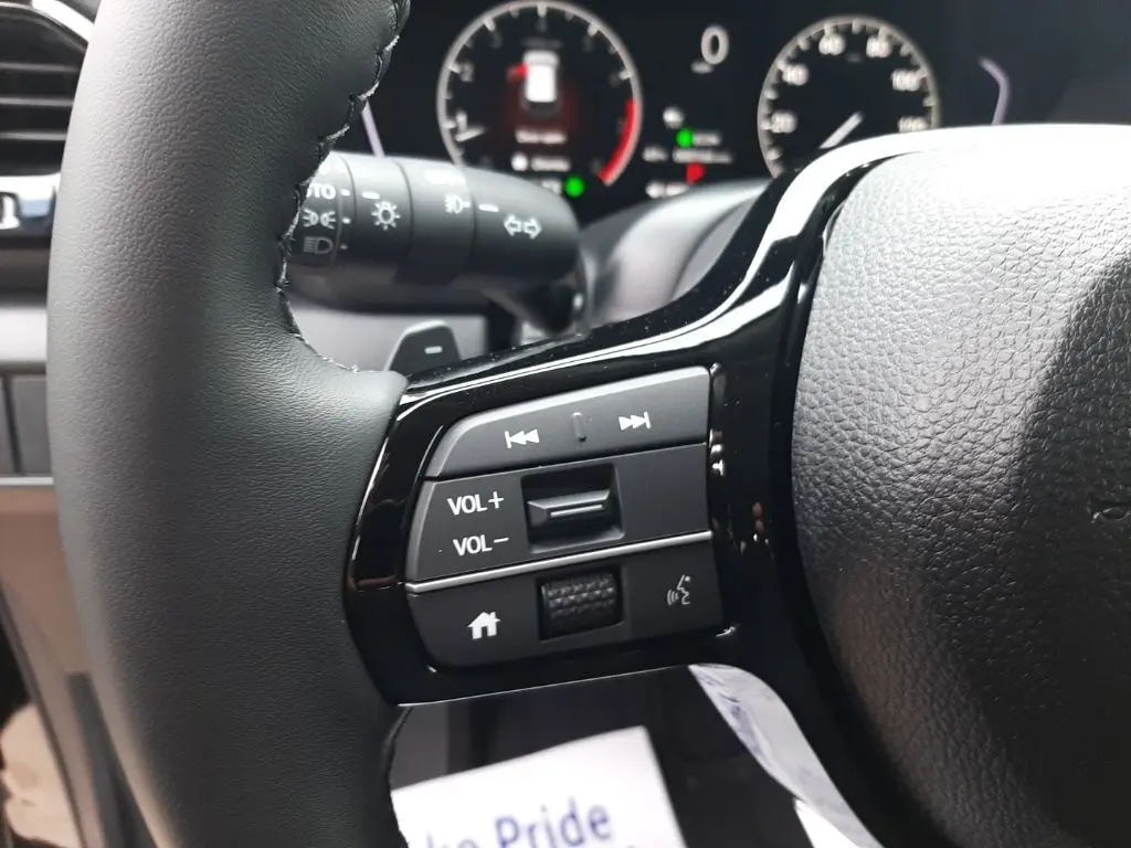 2025 Honda Pilot Touring photo 3