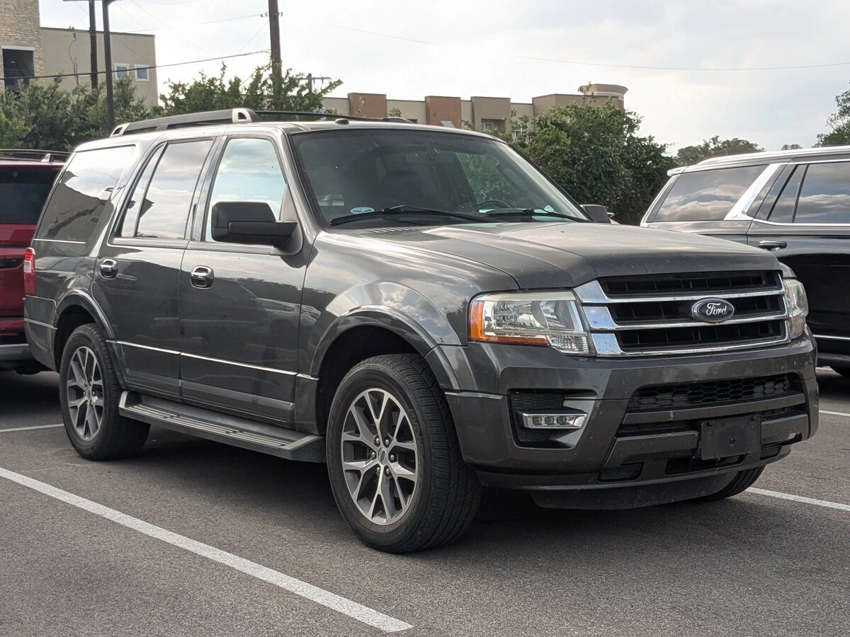 2017 Ford Expedition XLT's photo