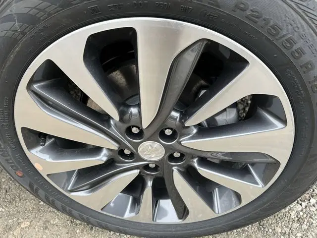 2022 Buick Encore Preferred photo 2