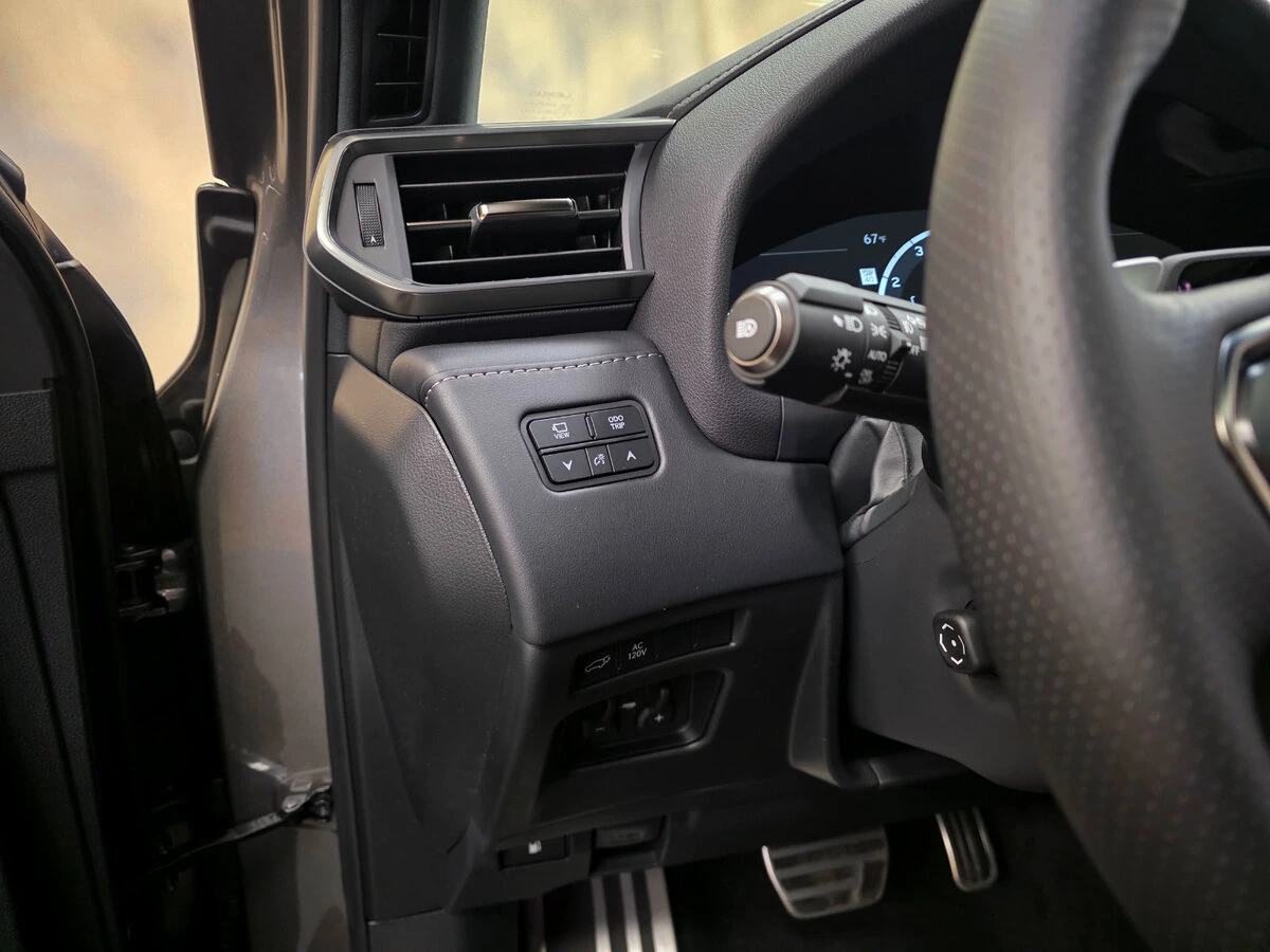 2026 Lexus LX 700h F-Sport - Photo 12