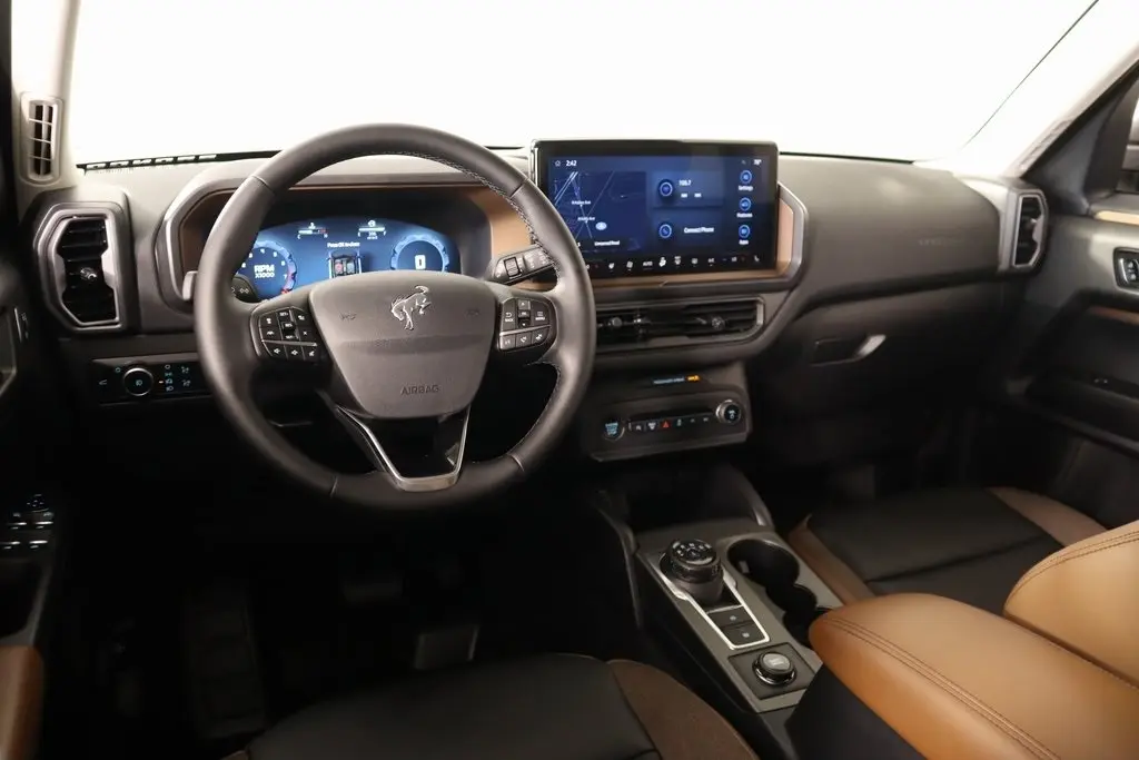 2025 Ford Bronco Sport Outer Banks photo 2
