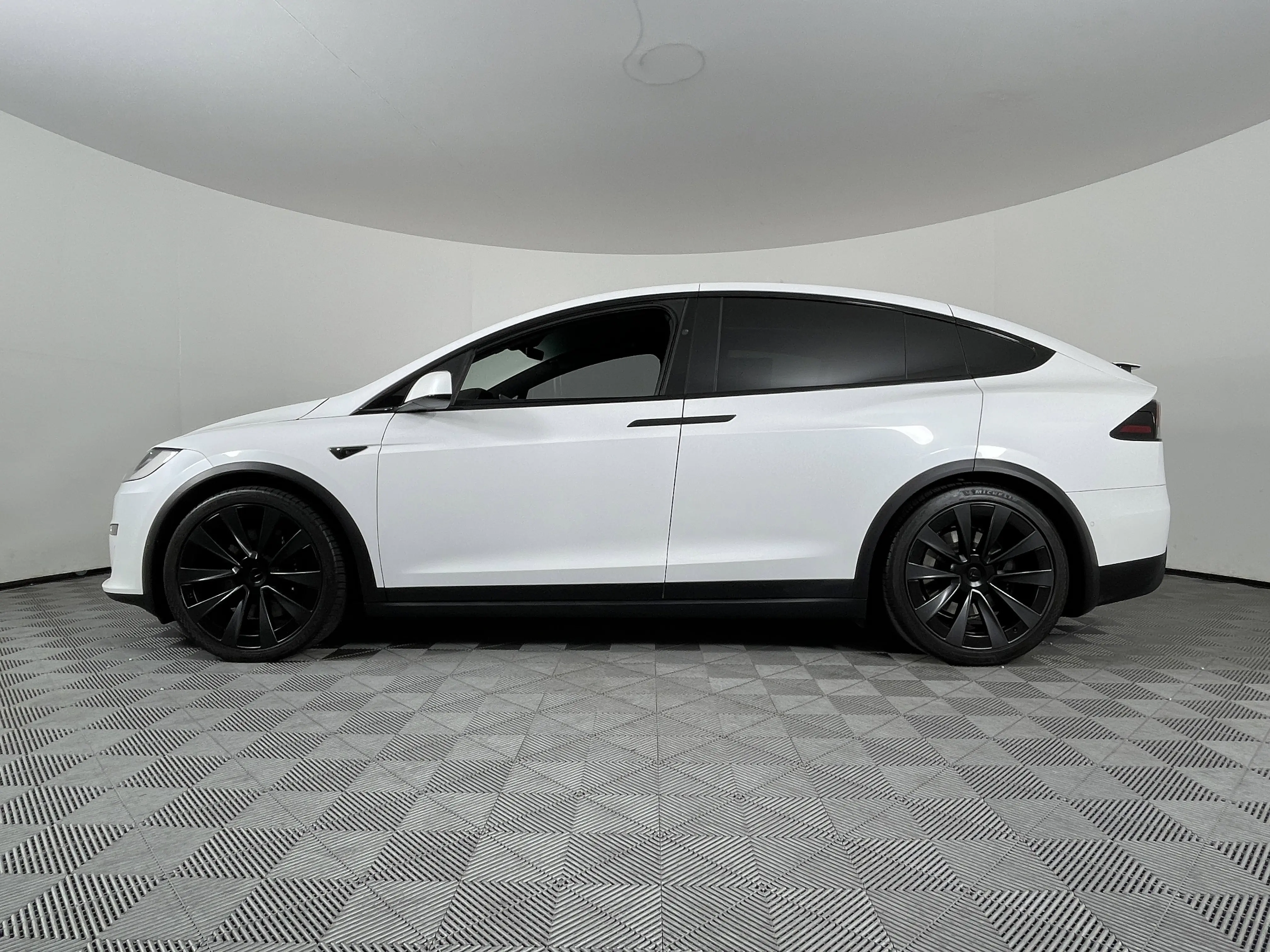 2022 Tesla Model X photo 10