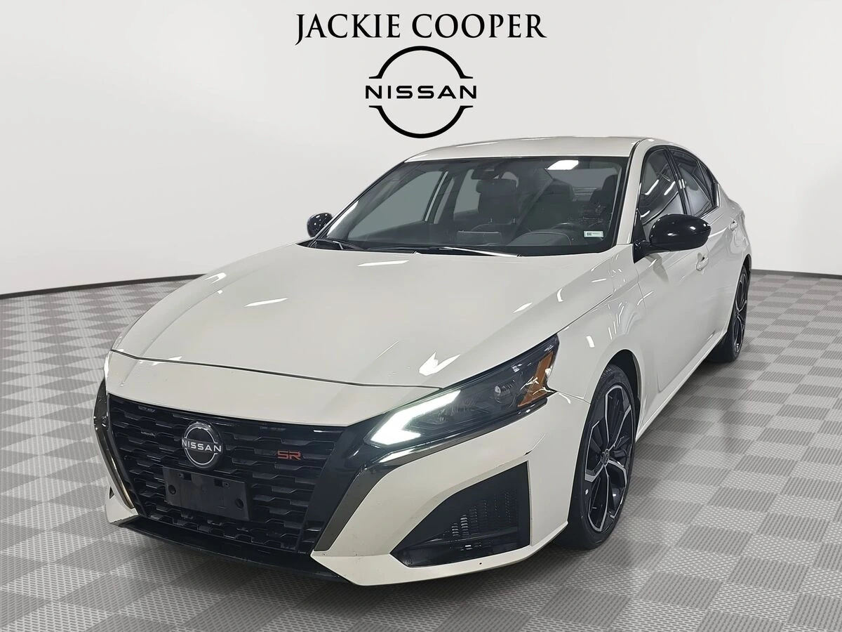 2024 Nissan Altima SR