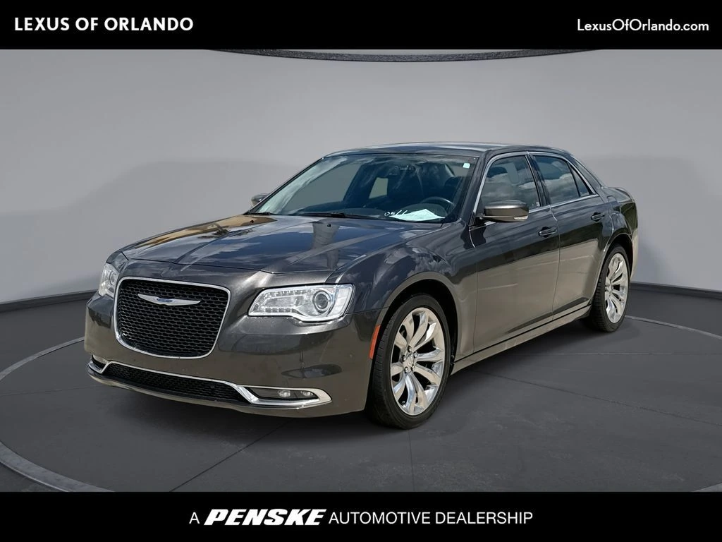 2019 Chrysler 300 Touring L's photo