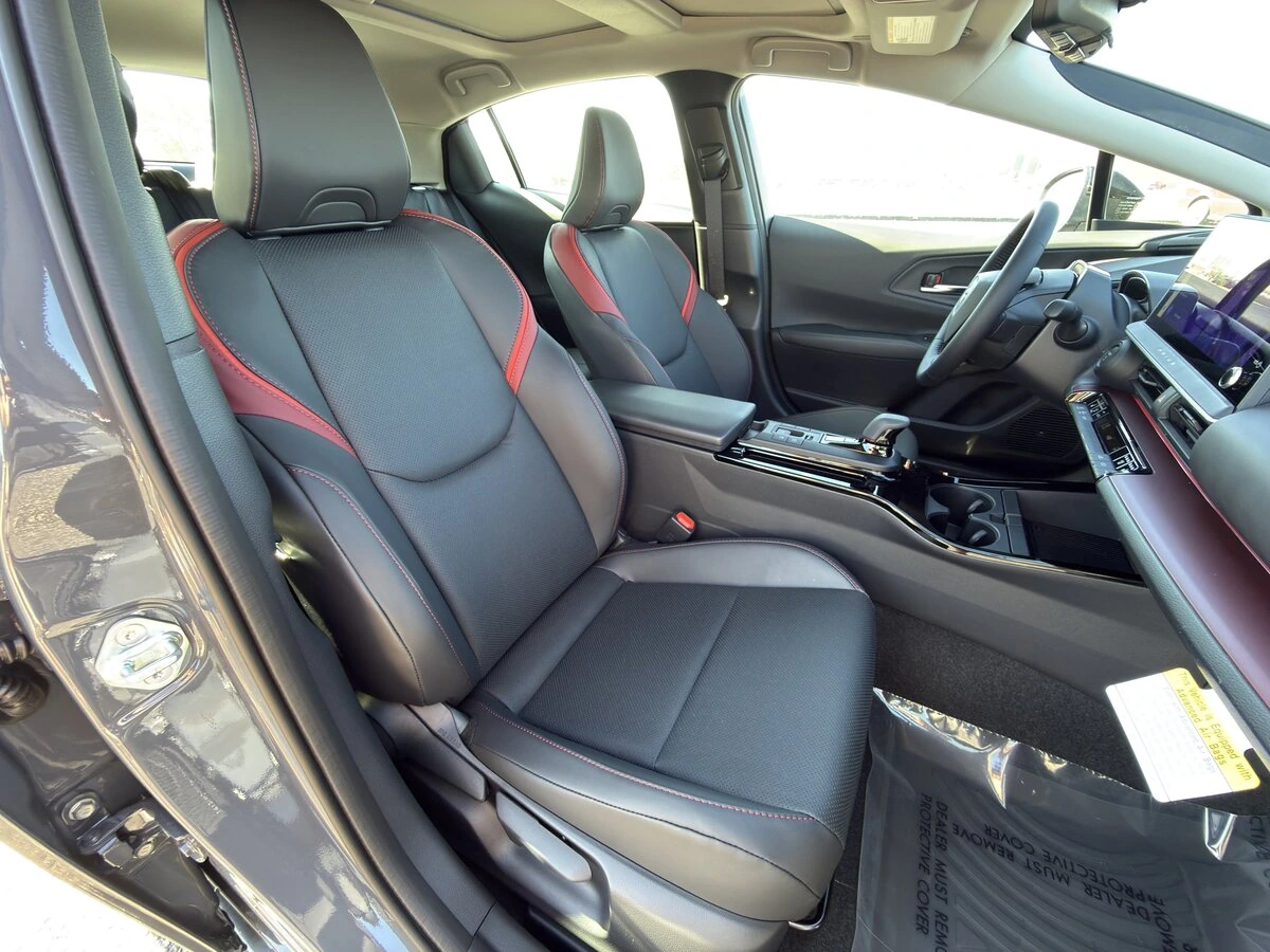 2026 Toyota Prius Plug-in Hybrid XSE Premium - Photo 14