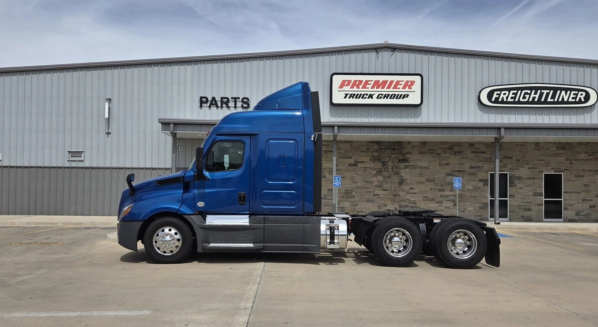 2023 Freightliner Cascadia - image 6