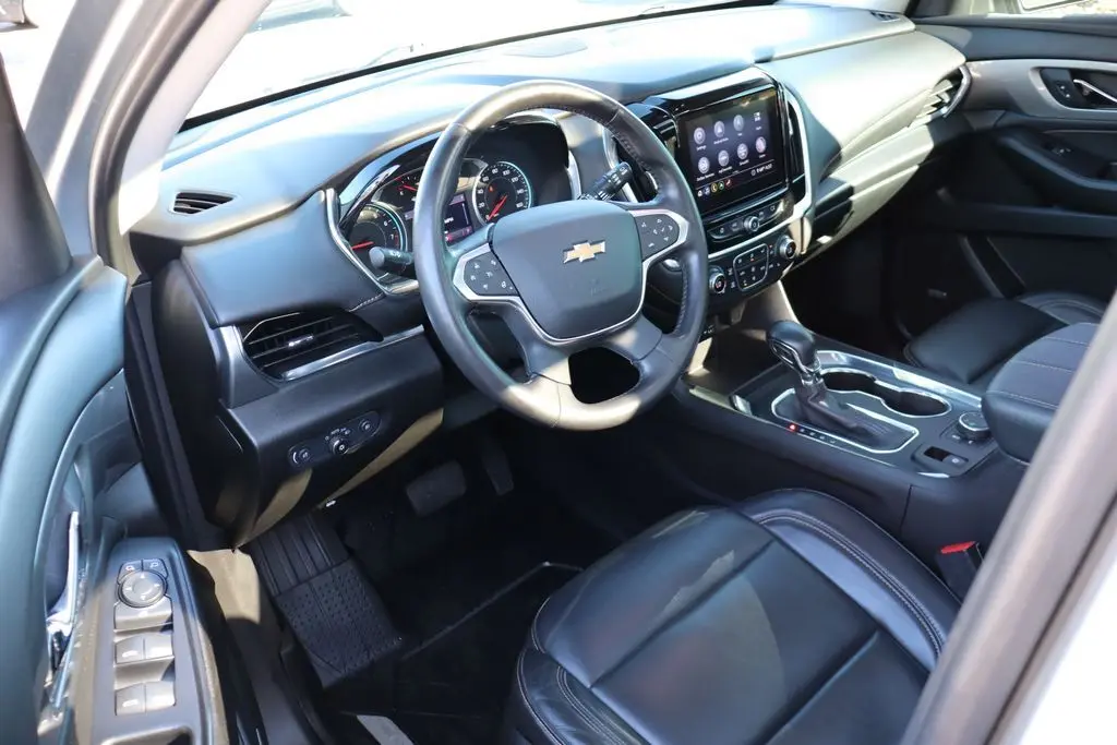 2021 Chevrolet Traverse Leather photo 11