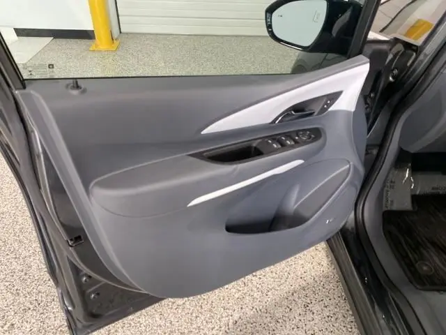 Used 2020 Chevrolet Bolt EV Premier with VIN 1G1FZ6S06L4112811 for sale in Rochelle, IL