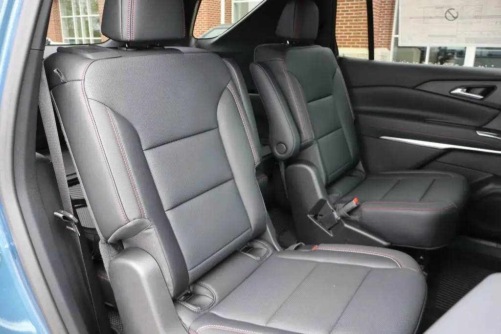 2026 Chevrolet Traverse Z71 photo 37