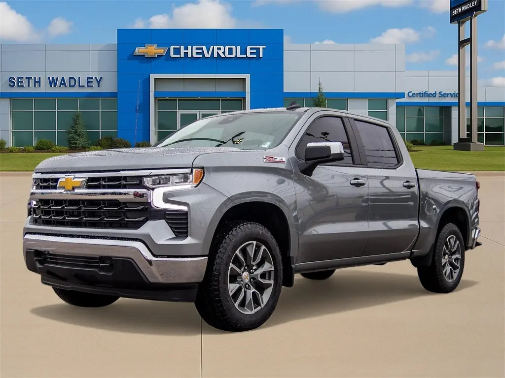 2026 Chevrolet Silverado 1500 LT photo 3