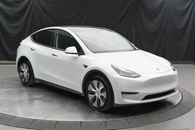 Used 2021 Tesla Model Y Long Range with VIN 5YJYGAEEXMF204532 for sale in Murray, UT