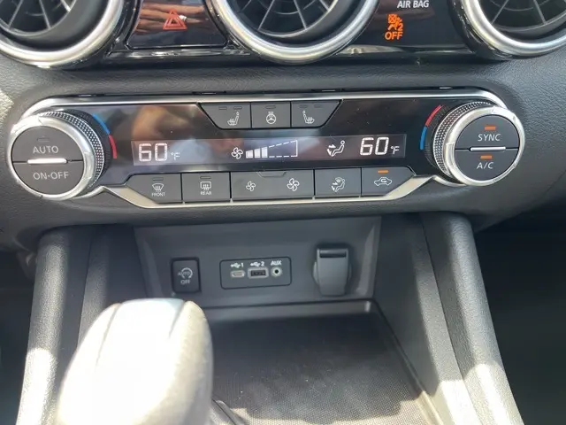 2025 Nissan Sentra SV photo 15
