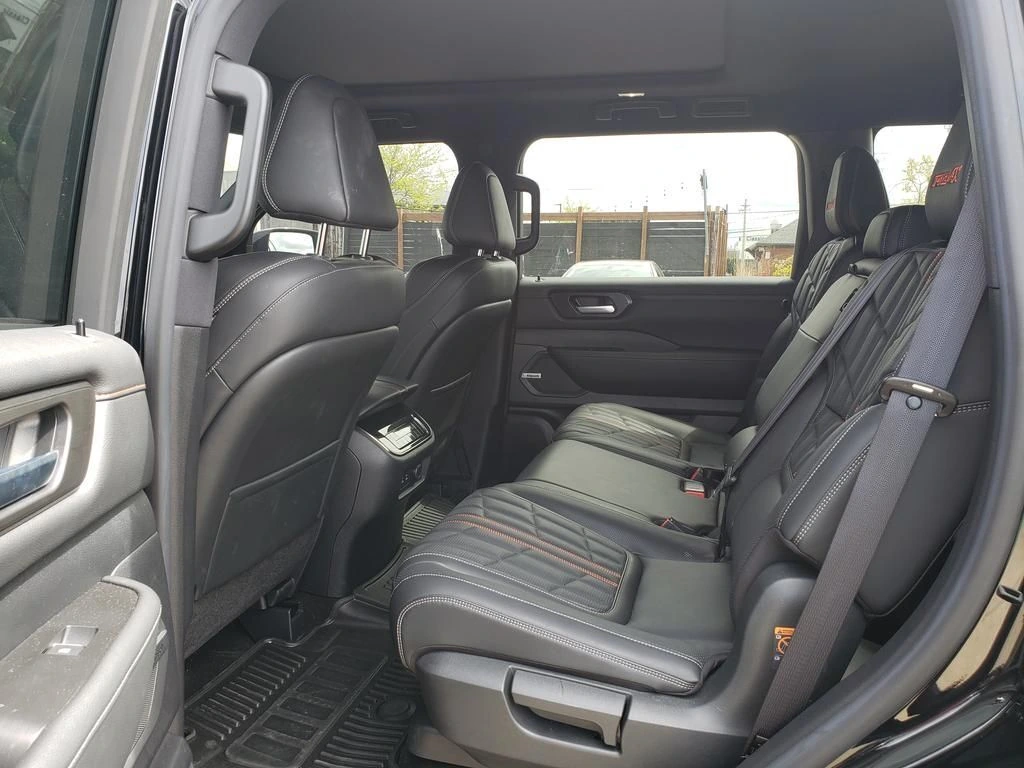 2025 Nissan Armada PRO-4X - Photo 15