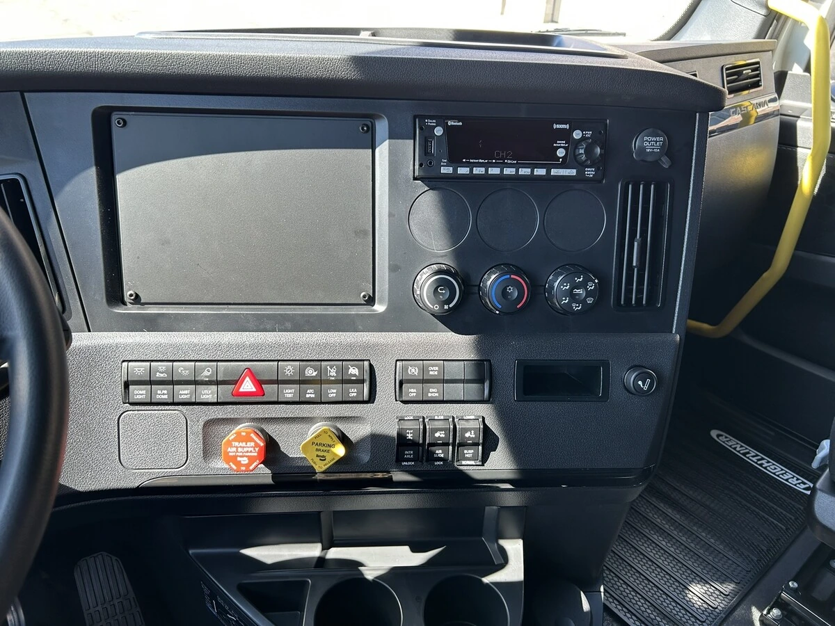 2026 Freightliner Cascadia - image 17