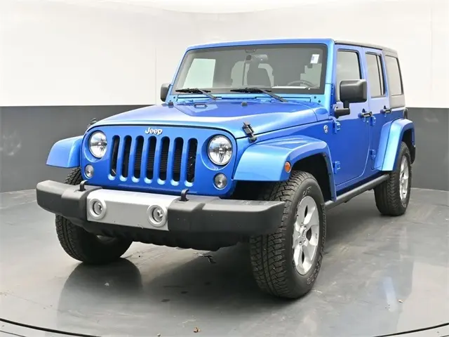 2015 Jeep Wrangler Unlimited Sahara photo 4