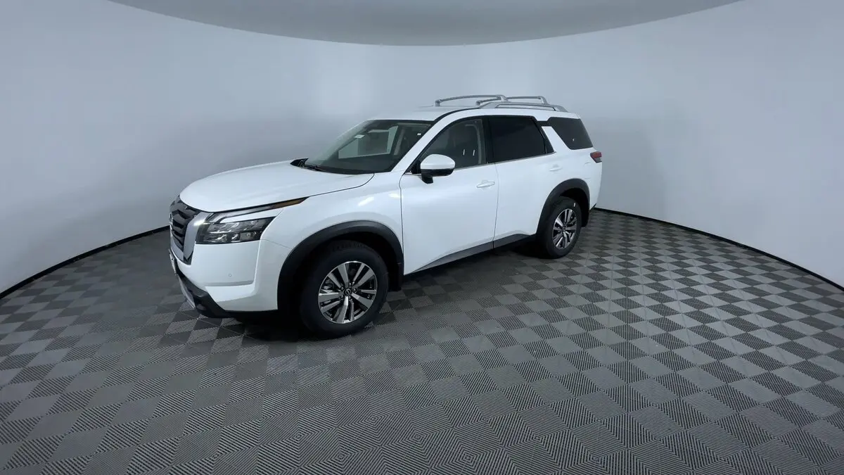 2025 Nissan Pathfinder SL photo 4