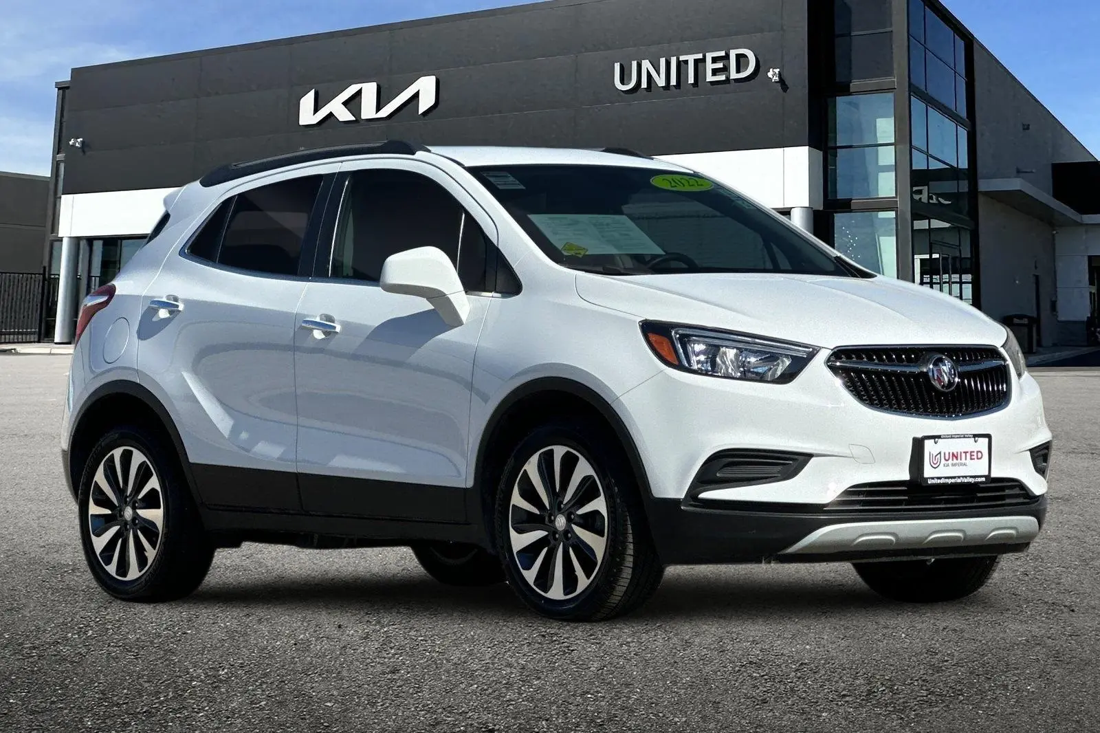 2022 Buick Encore Preferred photo 2