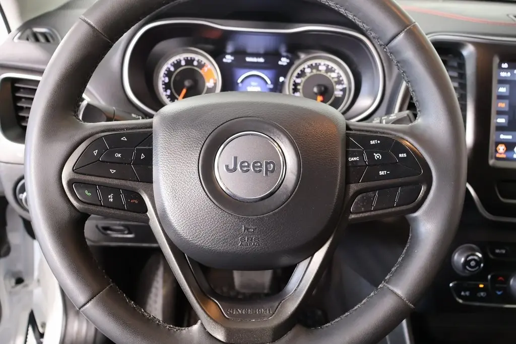2022 Jeep Cherokee Trailhawk photo 3
