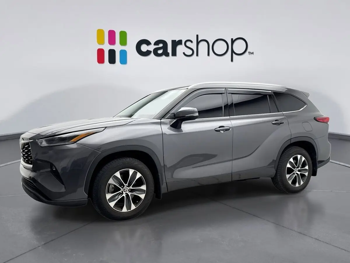 2021 Toyota Highlander XLE's photo