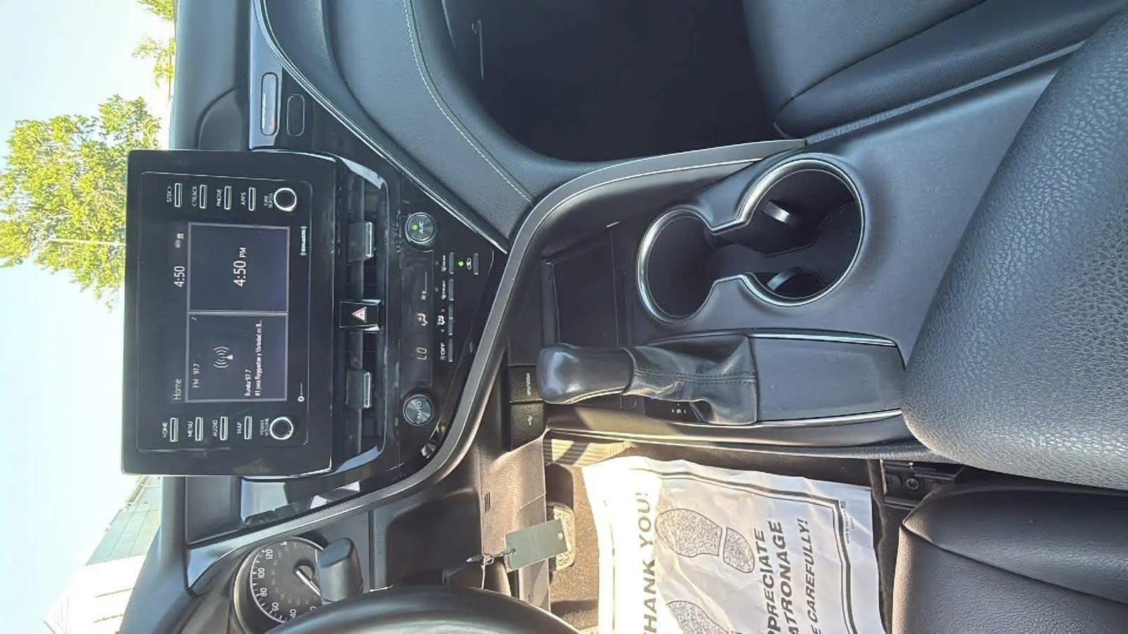 2021 Toyota Camry SE photo 16