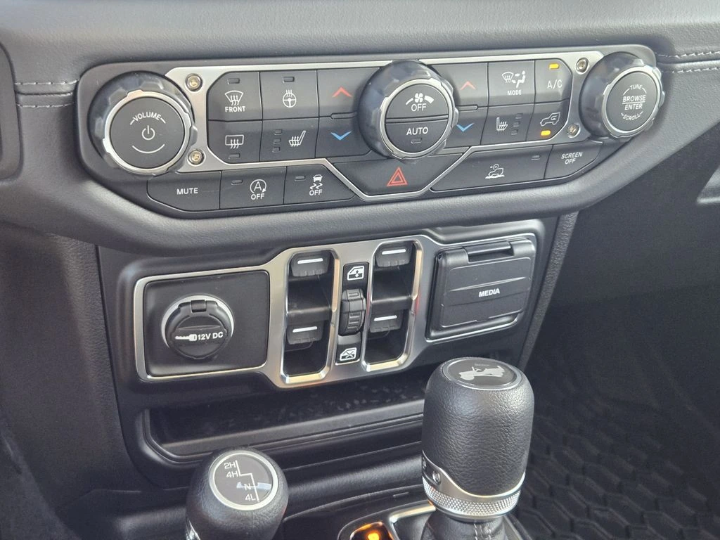 2026 Jeep Wrangler 4-Door Sahara - Photo 15