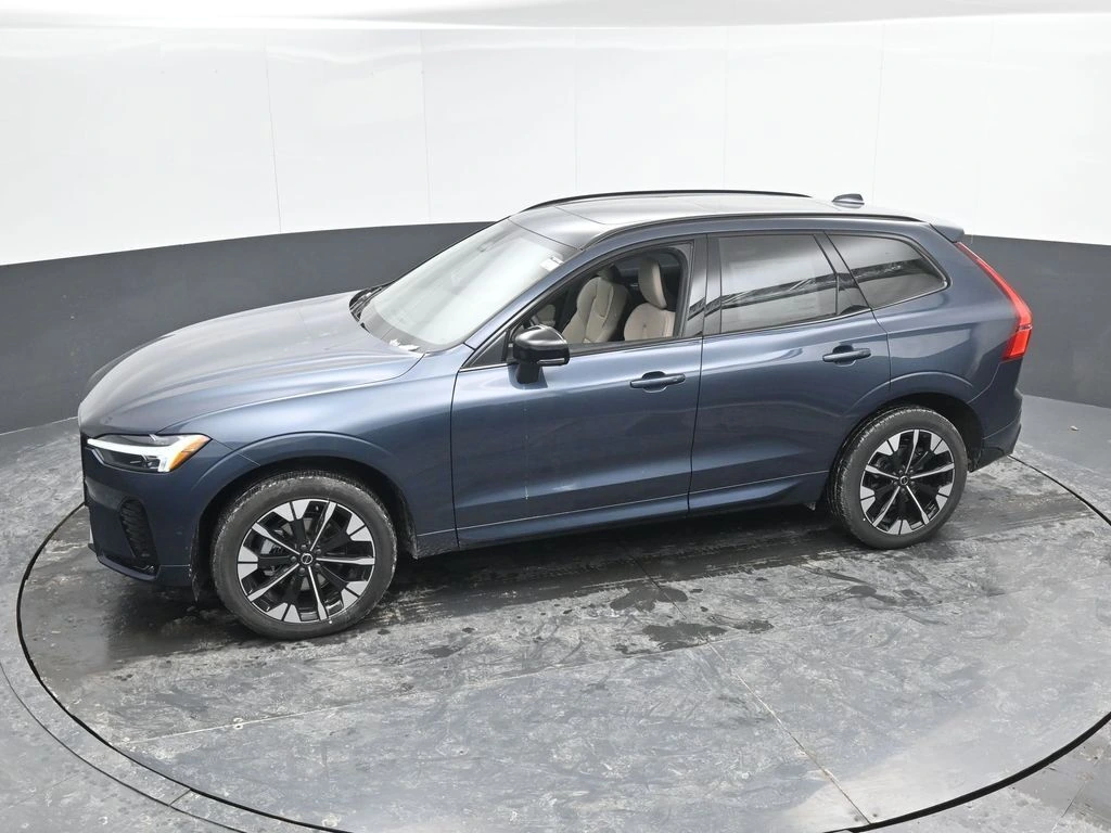 2026 Volvo - image 33