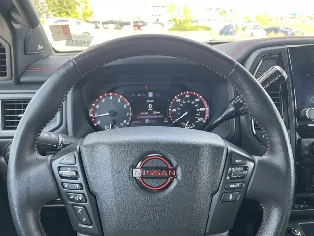 2024 Nissan Titan Crew Cab PRO-4X photo 17