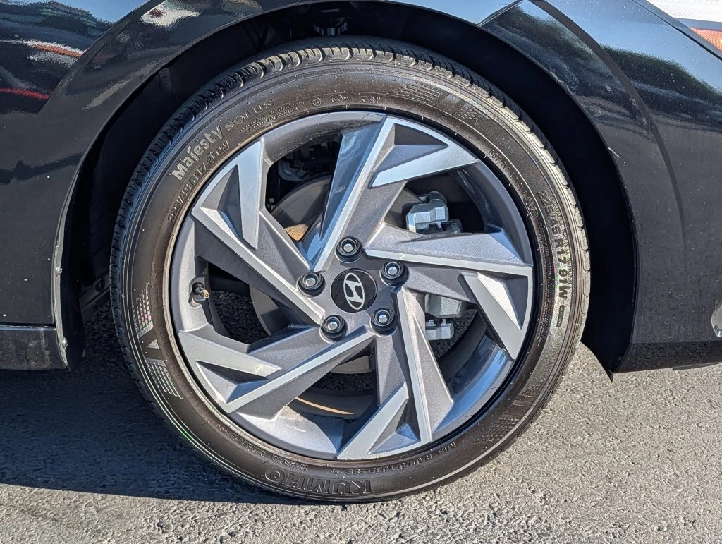 2025 Hyundai Elantra SEL - Photo 8