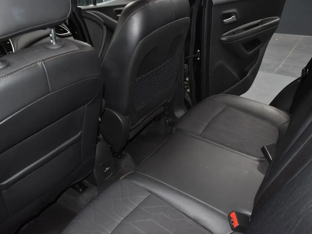 2020 Chevrolet Trax LT photo 22