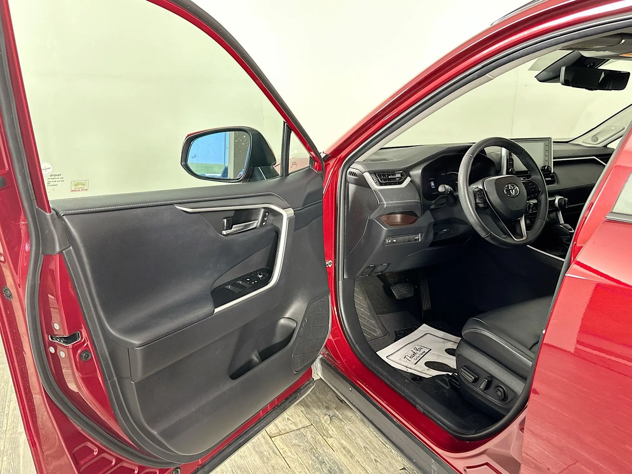 2020 Toyota RAV4 Limited photo 13