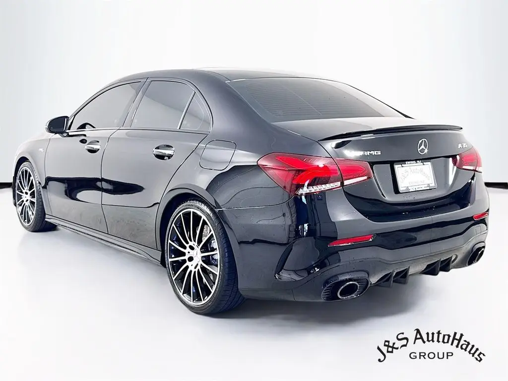 2021 Mercedes Benz A AMG 35 4MATIC photo 5