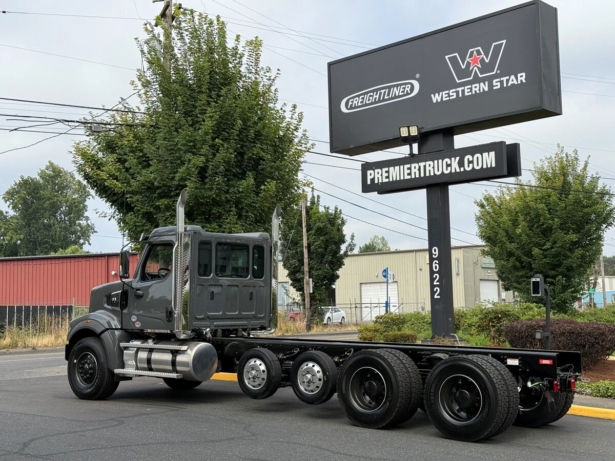 2027 Western Star 49X — photo 5